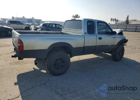 2000 Toyota Tacoma Xtracab Prerunner z USA, uszkodzony, nr VIN 4TASM92N7YZ583261